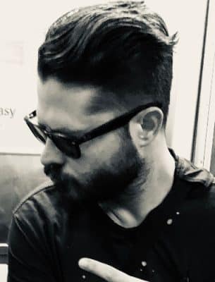 jeremy-robert-at-cafe